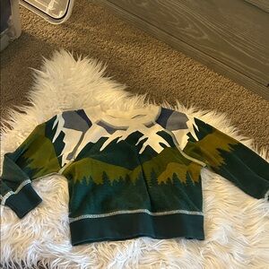 Hanna Andersson Mountain & Forest Crewneck Sweater in Green and Cream